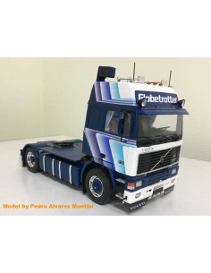 Volvo F12 Globetrotter gradient blue - M67438 - P.A. Montiel model - left side