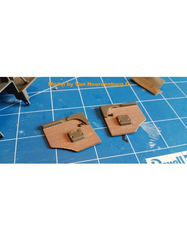 Iveco Turbostar 190-42 - Interni - M67122 model by V.Noordenburg sportelli