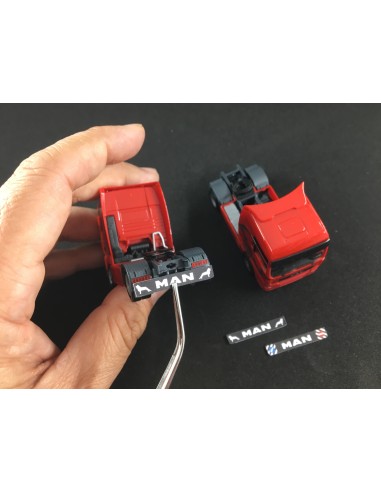 Paraschizzi MAN -  3D - M111A dettaglio