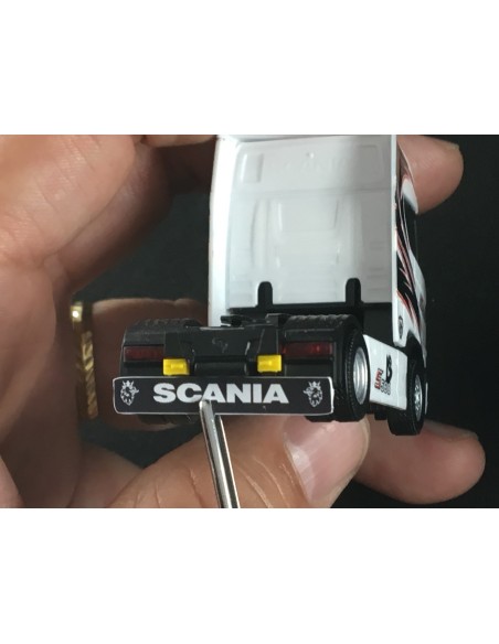 Paraschizzi SCANIA - 3D - M111E Particolare Paraschizzi SCANIA - 3D - M111E Particolare