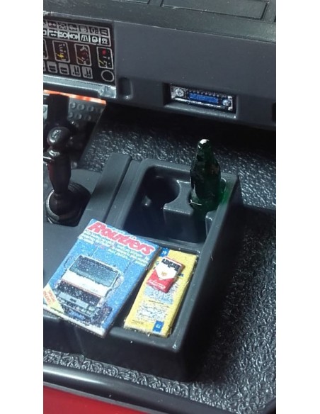 Accessori cabina camion Francia 1:24 - 3D - M767F dettagli Accessori cabina camion Francia 1:24 - 3D - M767F dettagli