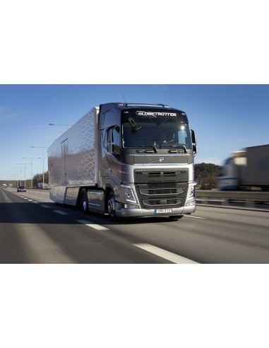 Volvo - front logos - M67130 - real