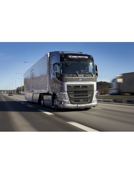 Volvo - front logos - M67130 - real