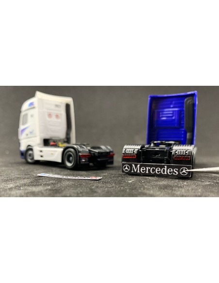 Paraschizzi MERCEDES - 3D - M111M particolare Paraschizzi MERCEDES - 3D - M111M particolare
