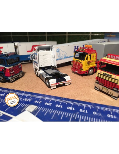 luci posteriori base tonda 1:87 - 3D - M799A sul modello luci posteriori base tonda 1:87 - 3D - M799A sul modello