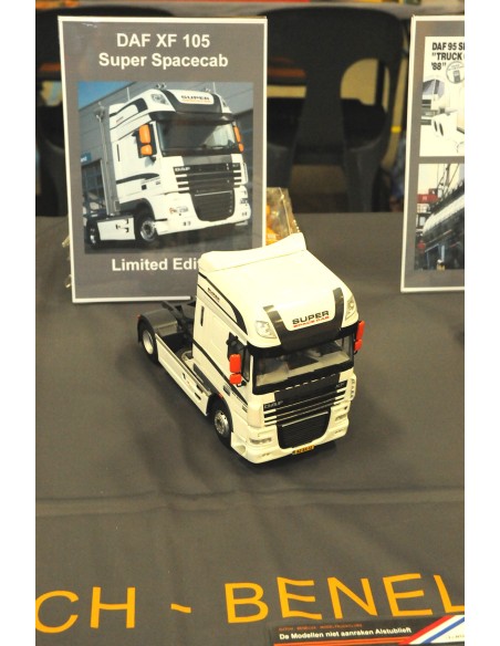 DAF XF-105 Super Space Cab Limited Edition - M67348 model by Andre De Vries DAF XF-105 Super Space Cab Limited Edition - M67348 model by Andre De Vries